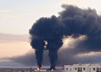 Over 1,000 Temporarily Evacuated From Crimea Oil Terminal Fire: Mayor Tkachenko Confirms