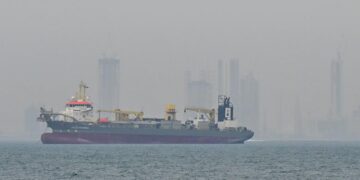 Iran Warfare cuts off gulf oil and chemicals trade