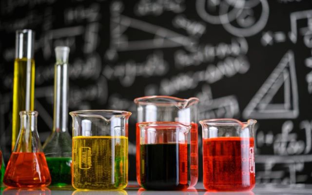 German chemical industry warns of deeper slump as costs increase, output falls