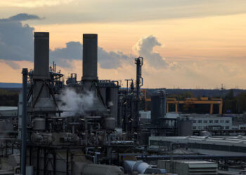 German chemicals lobby warns growth drift to Asia is hurting recovery