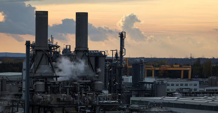 German chemicals lobby warns growth drift to Asia is hurting recovery