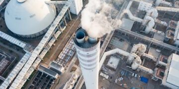 EU relaxes methane and carbon emission rules